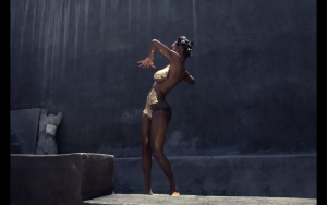 belle femme noire du 40 sans petite culotte