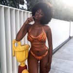 chatte de femme noire du 60 nue en photo