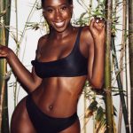 femme noire nue du 43 exhibe gros nichons