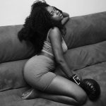 photo femme noire nue dans le 66 sexy